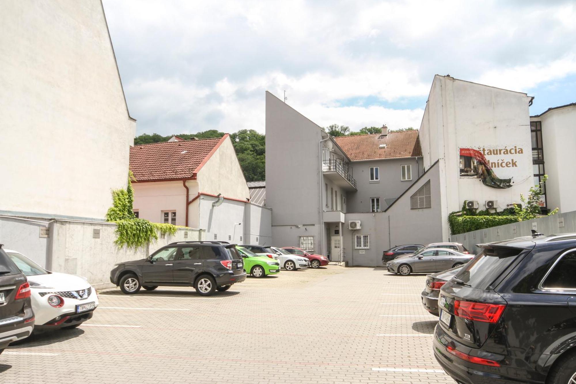 Apartman Vita Lite Trencin Luaran gambar