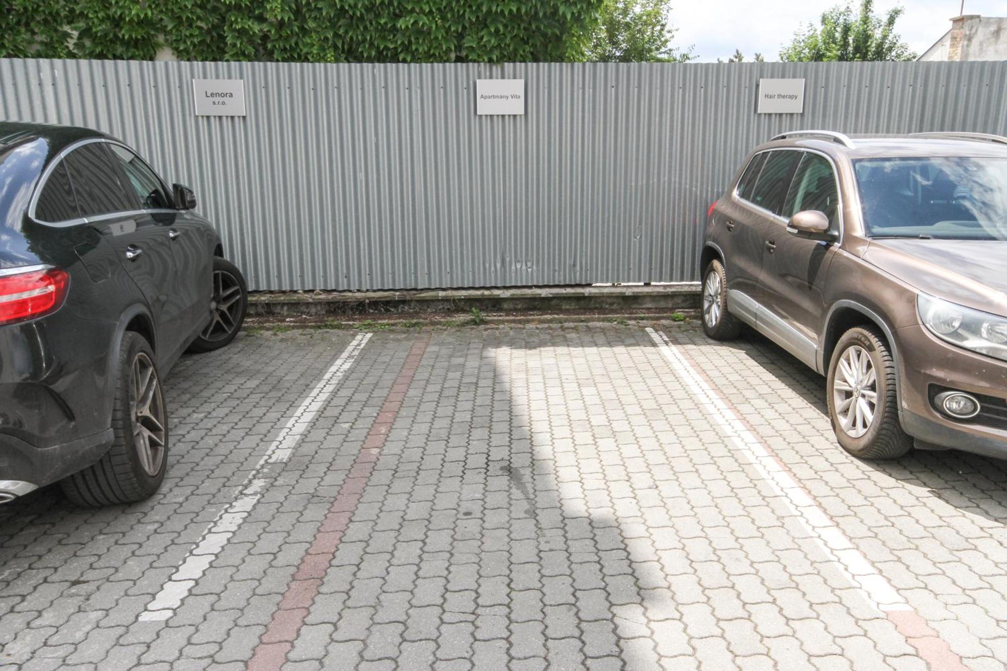 Apartman Vita Lite Trencin Luaran gambar