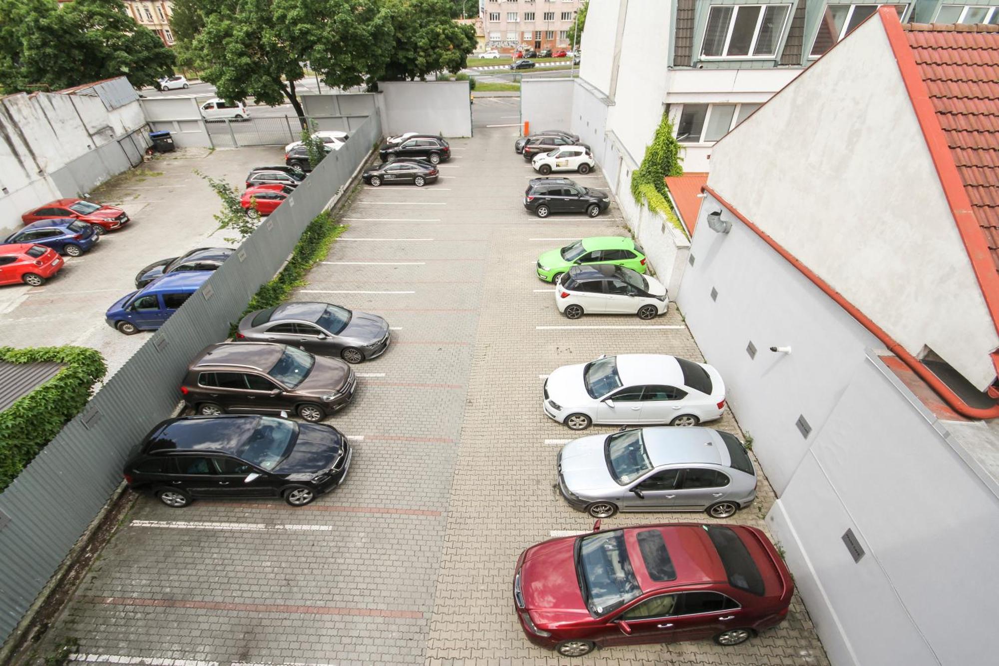 Apartman Vita Lite Trencin Luaran gambar